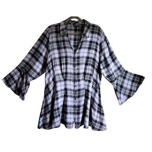 Torrid Whimsygoth Women's Black White Lace Up Back Bell Sleeve Top‎ Sz 2, 18/20